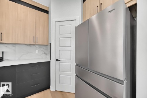 106 Waverly Way, Fort Saskatchewan, AB - Indoor Photo Showing Kitchen