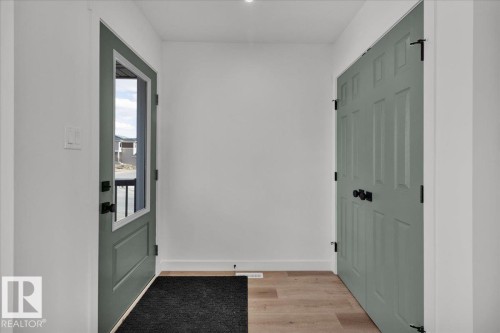 #Upper 18116 73 St Nw Nw, Edmonton, AB - Indoor Photo Showing Other Room