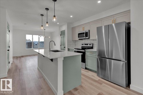 #Upper 18116 73 St Nw Nw, Edmonton, AB - Indoor Photo Showing Kitchen With Upgraded Kitchen
