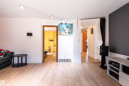 10606 25A Avenue Nw, Edmonton, AB 
