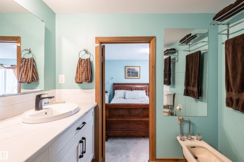 10606 25A Avenue Nw, Edmonton, AB 