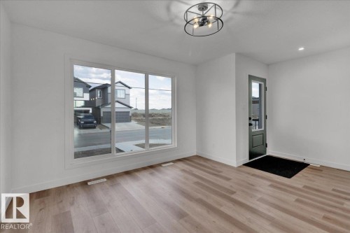 #Upper 18120 73 St Nw Nw, Edmonton, AB - Indoor Photo Showing Other Room