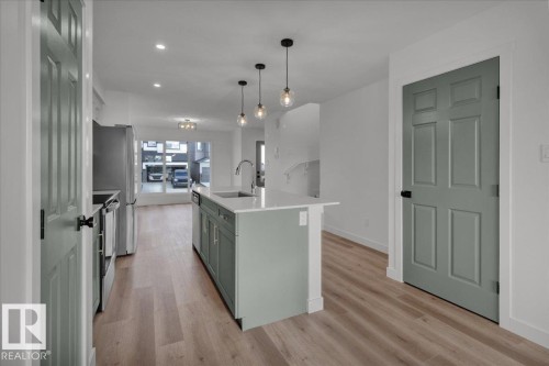 #Upper 18120 73 St Nw Nw, Edmonton, AB - Indoor Photo Showing Kitchen With Upgraded Kitchen