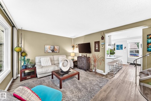 5620 93A Avenue Nw, Edmonton, AB 