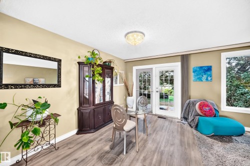 5620 93A Avenue Nw, Edmonton, AB 