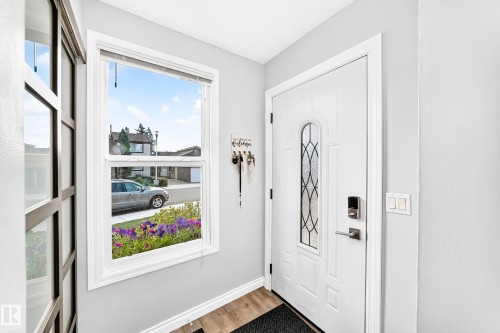 5620 93A Avenue Nw, Edmonton, AB 