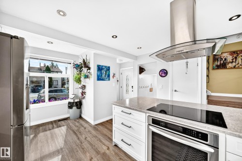 5620 93A Avenue Nw, Edmonton, AB 