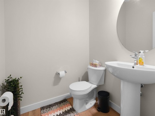 209 Desrochers Boulevard Sw, Edmonton, AB - Indoor Photo Showing Bathroom
