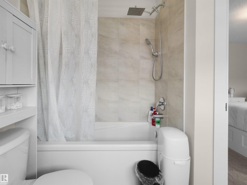 209 Desrochers Boulevard Sw, Edmonton, AB - Indoor Photo Showing Bathroom
