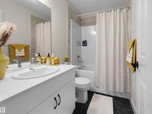 209 Desrochers Boulevard Sw, Edmonton, AB - Indoor Photo Showing Bathroom