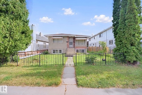 11705 81 Street NW  Edmonton, AB T5B 2S3