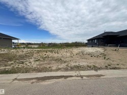 14 Whitetail Point(e)  Mundare, AB T0B 3H0