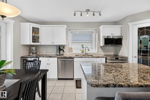 12 Otter Crescent, St. Albert, AB - Indoor Photo Showing Kitchen With Upgraded Kitchen