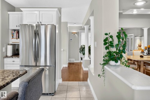 12 Otter Crescent, St. Albert, AB - Indoor Photo Showing Kitchen