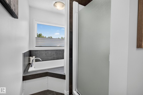 27 Silverstone Drive, Stony Plain, AB 