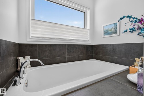 27 Silverstone Drive, Stony Plain, AB 