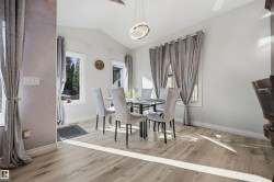 Dinette surrounded by windows and natural light - 