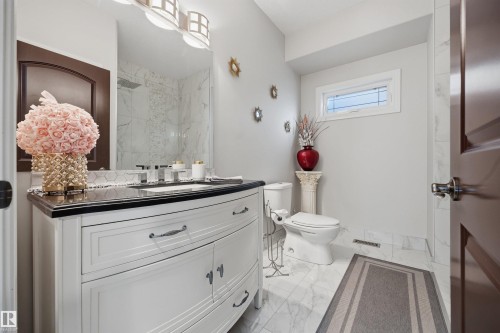 Main floor 3 PC bathroom with shower - 10819 175 Avenue Nw, Edmonton, AB 