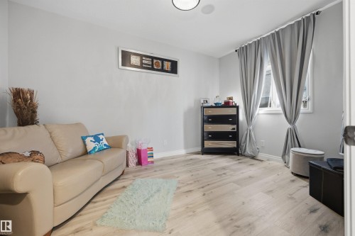 Main floor bedroom #2 - 10819 175 Avenue Nw, Edmonton, AB 