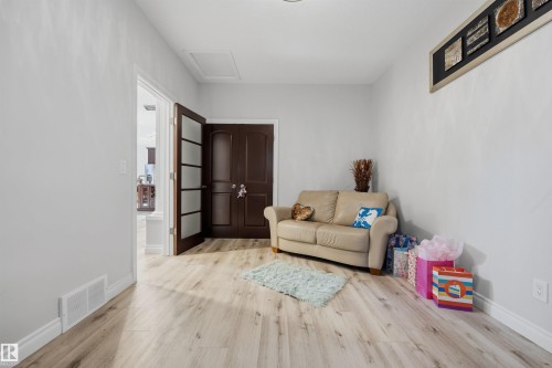Main floor bedroom #2 - 10819 175 Avenue Nw, Edmonton, AB 