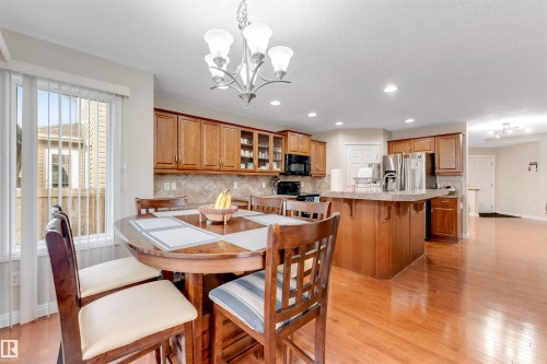 3012 25 Ave Avenue Nw, Edmonton, AB 