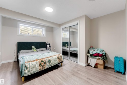 3012 25 Ave Avenue Nw, Edmonton, AB 
