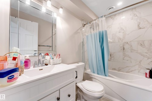 3012 25 Ave Avenue Nw, Edmonton, AB 