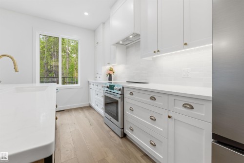 132 Heron Point Close, Rural Wetaskiwin County, AB - Indoor Photo Showing Kitchen
