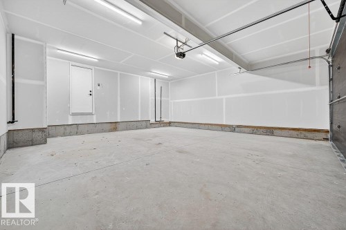 132 Heron Point Close, Rural Wetaskiwin County, AB - Indoor Photo Showing Garage