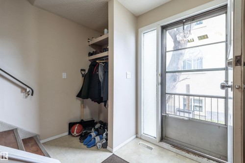 7115-7121 80 Avenue Nw, Edmonton, AB 