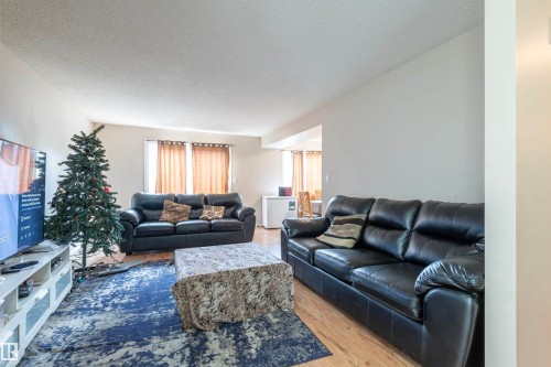 7115-7121 80 Avenue Nw, Edmonton, AB 