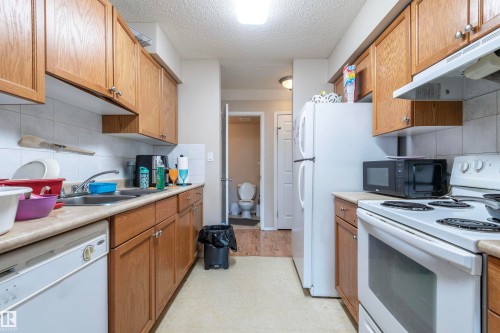 7115-7121 80 Avenue Nw, Edmonton, AB 