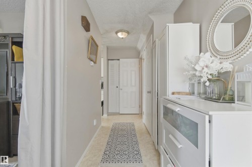 7115-7121 80 Avenue Nw, Edmonton, AB 