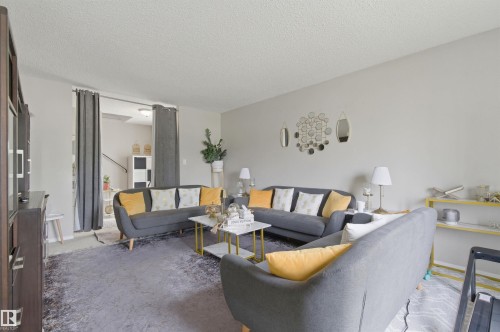 7115-7121 80 Avenue Nw, Edmonton, AB 