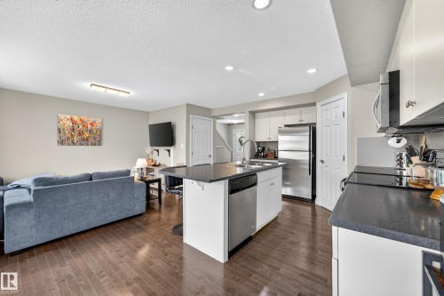 16507 134 Street Nw, Edmonton, AB - Indoor Photo Showing Kitchen