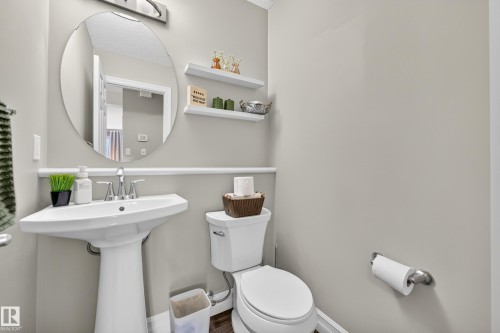 16507 134 Street Nw, Edmonton, AB - Indoor Photo Showing Bathroom