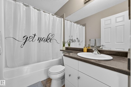 16507 134 Street Nw, Edmonton, AB - Indoor Photo Showing Bathroom