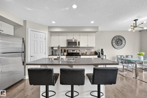 16507 134 Street Nw, Edmonton, AB - Indoor Photo Showing Kitchen With Upgraded Kitchen