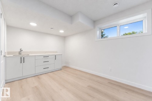 12033 92 Street Nw, Edmonton, AB 