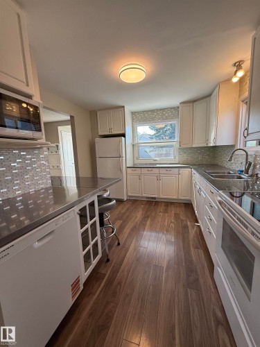 3723 46 Street Nw, Edmonton, AB 