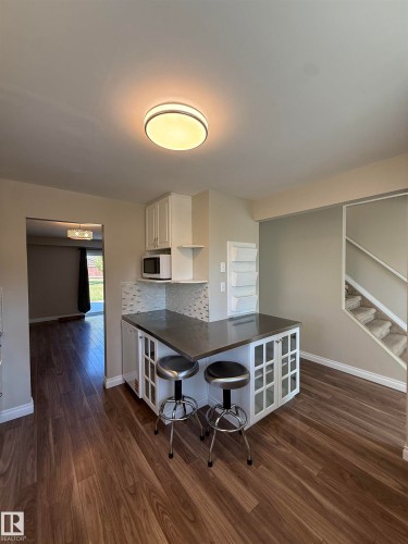 3723 46 Street Nw, Edmonton, AB 