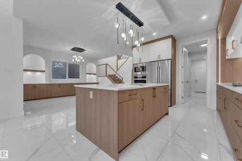 3132 7 Avenue Sw, Edmonton, AB 