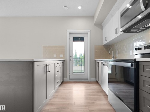 #3 446 Allard Bv Sw, Edmonton, AB - Indoor Photo Showing Kitchen