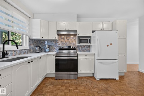 9212 150 Avenue Nw, Edmonton, AB 