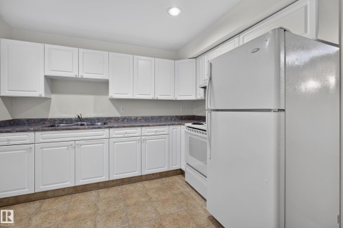 9212 150 Avenue Nw, Edmonton, AB 