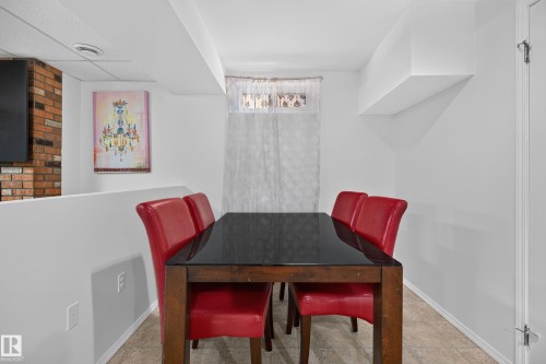 9212 150 Avenue Nw, Edmonton, AB 