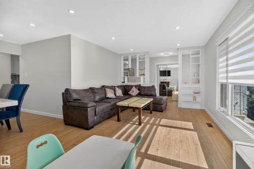 9212 150 Avenue Nw, Edmonton, AB 