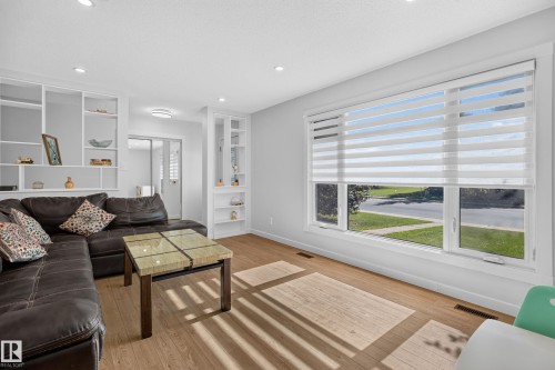 9212 150 Avenue Nw, Edmonton, AB 