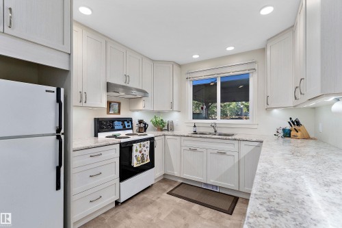 1930 104 Street Nw, Edmonton, AB 