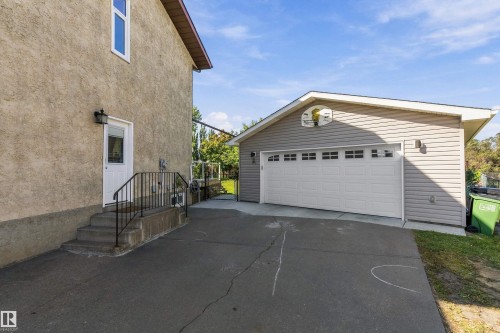 1930 104 Street Nw, Edmonton, AB 